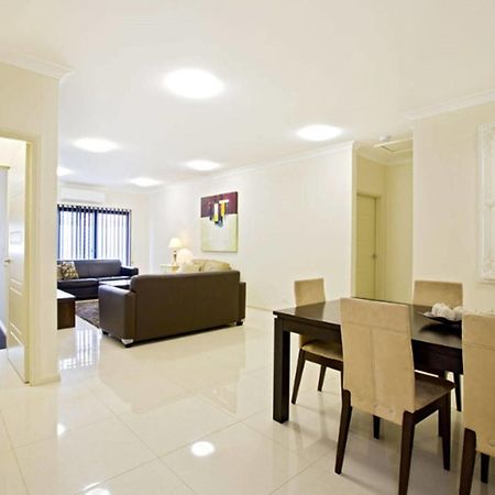 Astina Serviced Apartments - Central Penrith Exterior photo