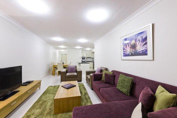 Astina Serviced Apartments - Central Penrith Room photo