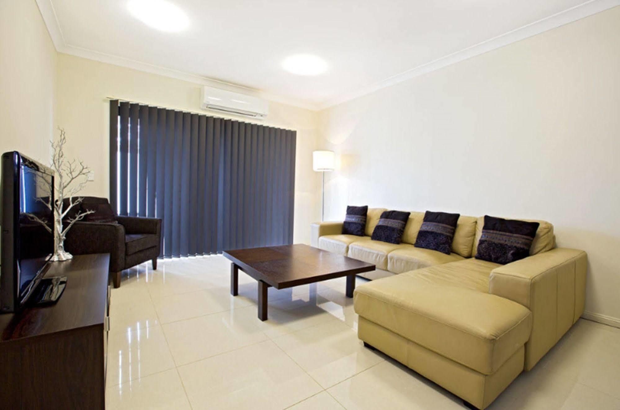 Astina Serviced Apartments - Central Penrith Exterior photo