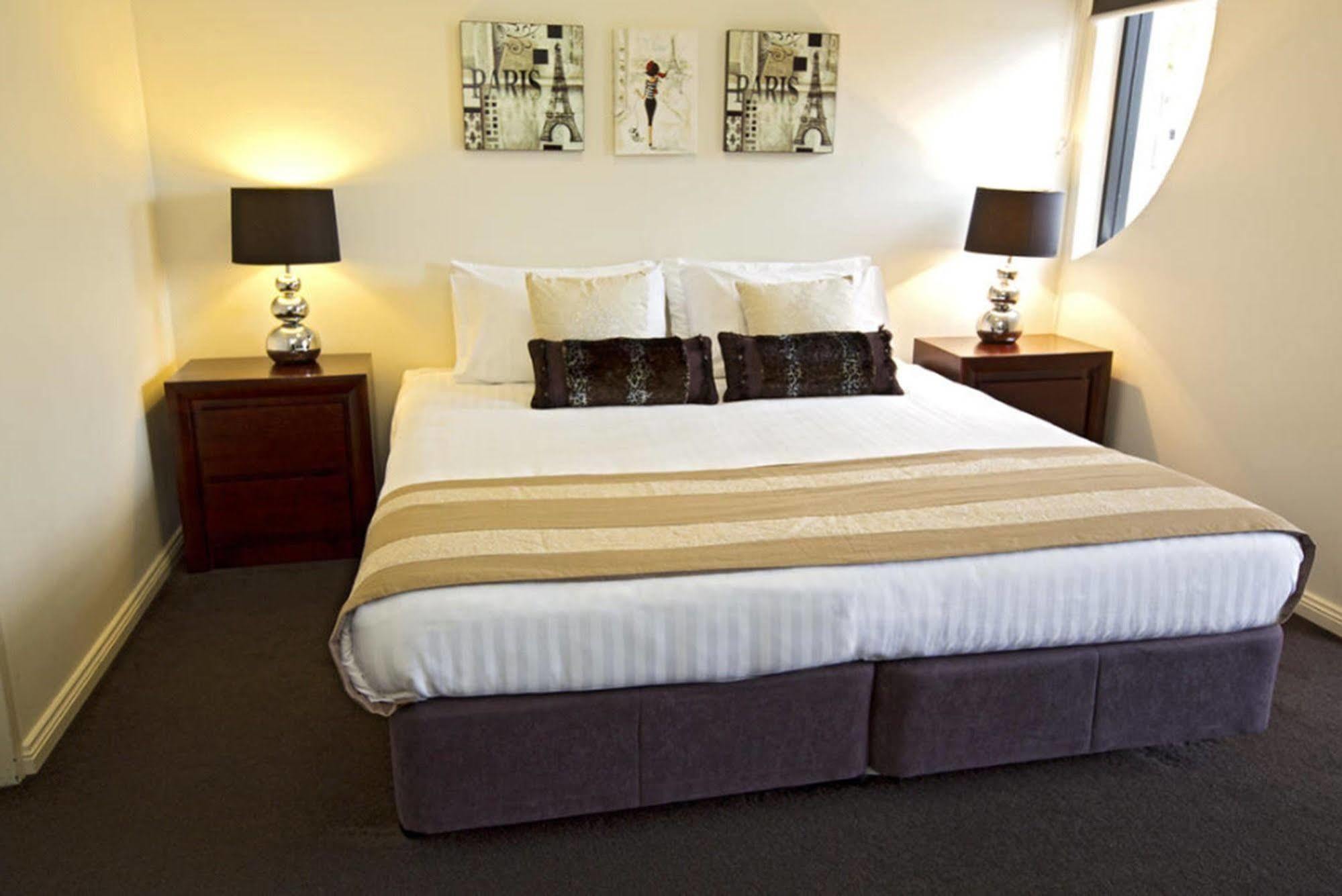 Astina Serviced Apartments - Central Penrith Exterior photo
